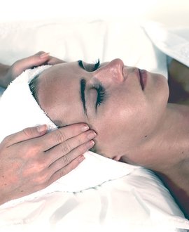 Massage techniques during an essential facial treatment 